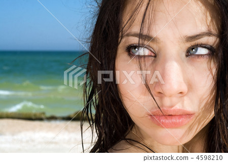 Portrait of the beautiful young woman Portrait of the beautiful young woman 4598210