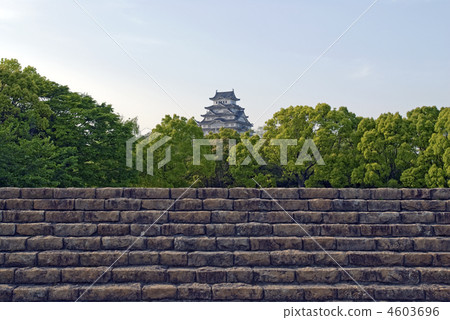 Himeji castle seen from Casteladdark Park 4603696