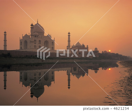Sunset of Taj Mahal 4621234