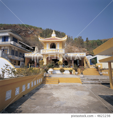 At neck time 4621236