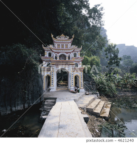 Big Don's main gate 4621240