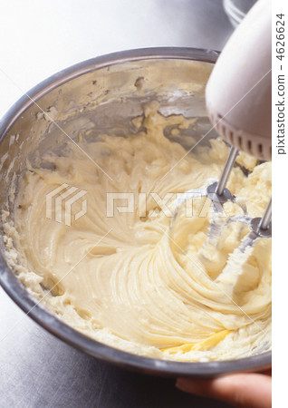 Making sweets 4626624