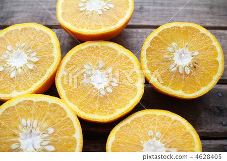 Pesticide-free Suruga sweet summer cut in half 4628405