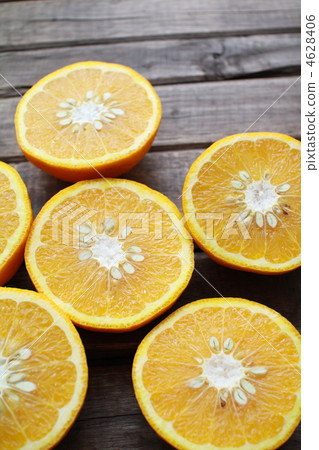 Pesticide-free Suruga sweet summer cut in half 4628406