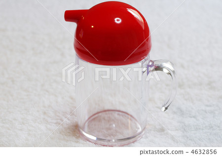 soy sauce container, one item, container 4632856