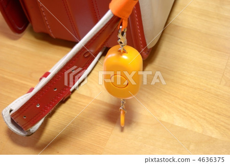 書包和安全蜂鳴器 4636375