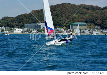 Yachts and ladies 4637378