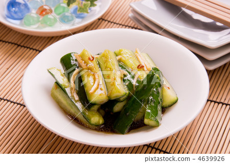 Spicy chili peppers 4639926