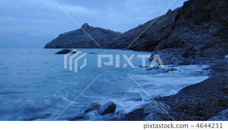 The night sea 4644231