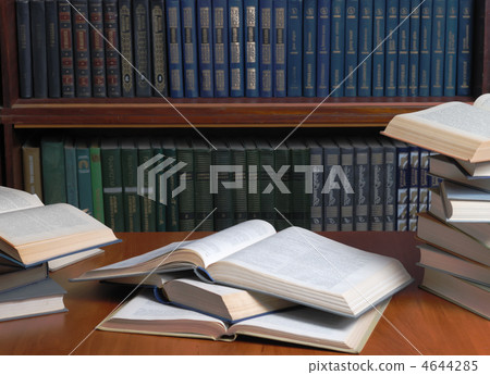 day before examination 4644285