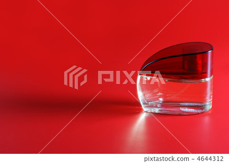 bottle perfume 4644312