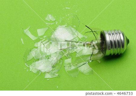 The broken bulb The broken bulb 4646733
