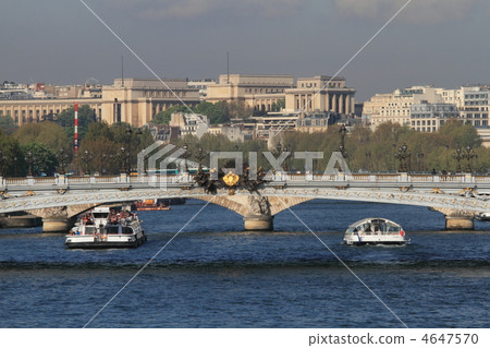 Alexandre III bridge 4647570