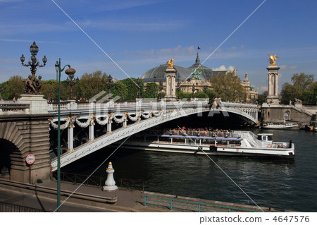 Alexandre III bridge 4647576