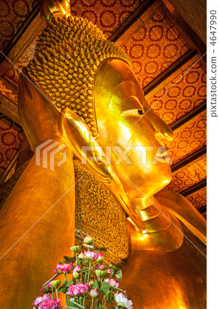 Reclining Buddha face 4647990