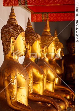Sitting Buddha statues, Thailand 4648016