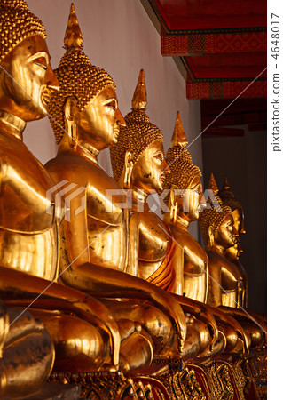 Sitting Buddha statues, Thailand 4648017