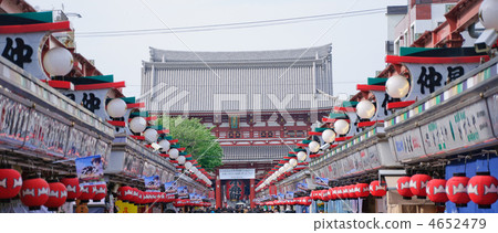 Tokyo Asakusa-ji Nakamise-dori 4652479