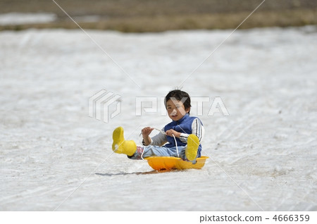 Snow fun Snow fun 4666359