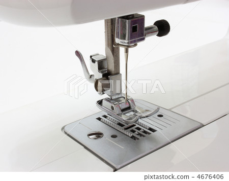The sewing-machine The sewing-machine 4676406