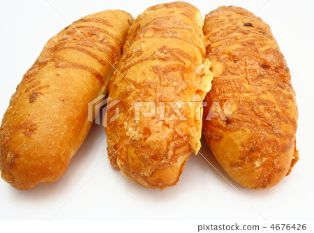 The ruddy long loaf of bread The ruddy long loaf of bread 4676426