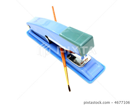 Stapler and brush Stapler and brush 4677106