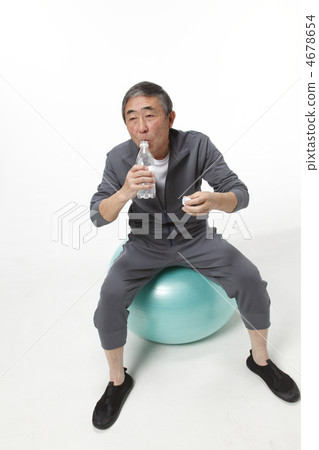 鍛煉的成熟男人 4678654