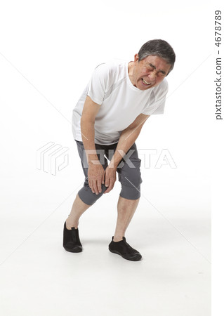 Mature men who hurt knees 4678789