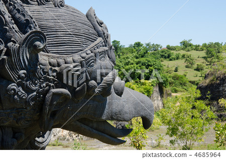 Huge Garuda statue Huge Garuda statue 4685964
