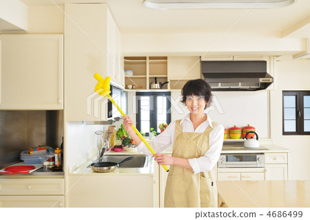 Recommended pose housewife 4686499