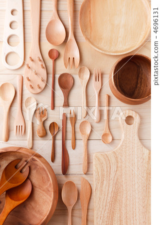 Wooden tableware 4696131