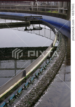 Final sedimentation basin of sewage treatment plant 4697001