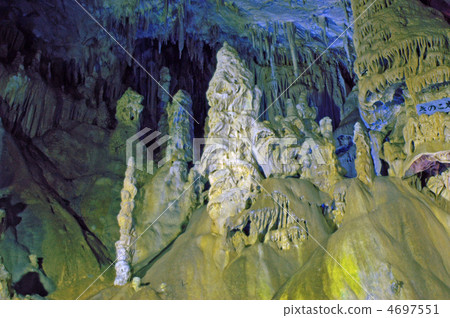 limestone cave 4697551