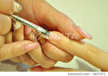 凝膠指甲治療 4697973