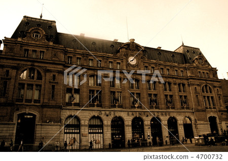 Paris Paris 4700732
