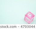 Dice 4703044