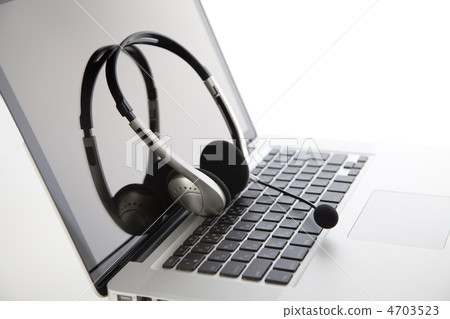 Headset and computer Headset and computer 4703523