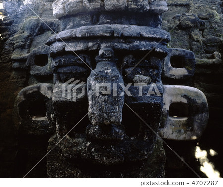 Tikal National Park Stucco statue 4707287