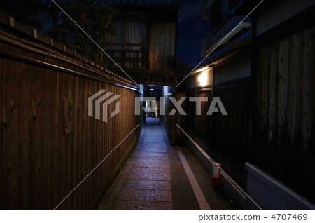 Back alley of Kyoto 4707469