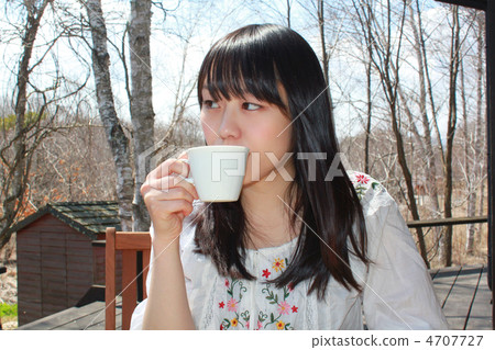 Female cafe Coffee cafe Ole cafe coffee pension Takahara Haramura Shinshu Nagano prefecture outdoor verandah 4707727