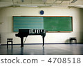 Piano Room 4708518