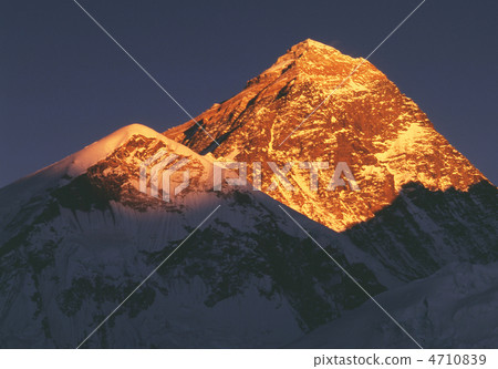卡拉·帕塔爾[尼泊爾]珠穆朗瑪峰上的日落 4710839