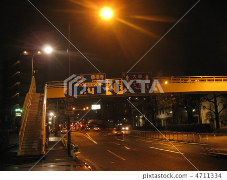 Night's ring of pedestrian bridges 4711334