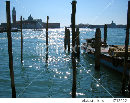 Venetian gondola mooring place Venetian gondola mooring place 4712622