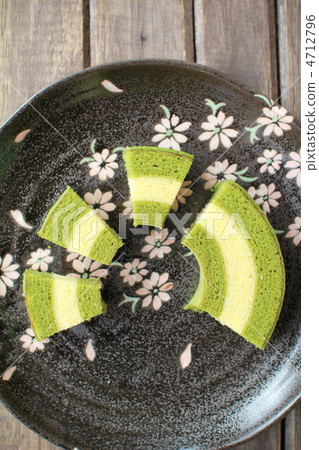 Matcha Baumkuchen served on Japanese tableware - baked goods 4712796