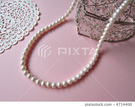 Pink back pearl necklace 4714400