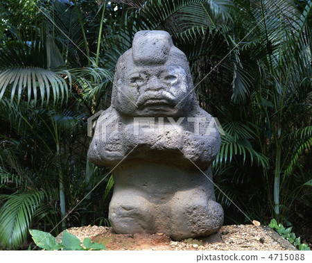 The statue of La · Benta ruins park grand · mother The statue of La · Benta ruins park grand · mother 4715088