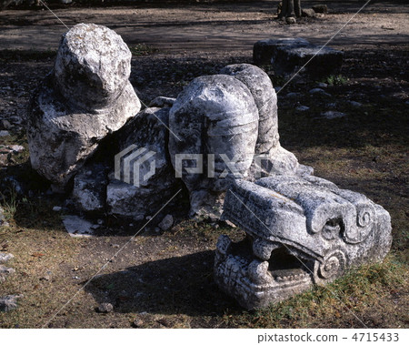 Chichen Itza ruins Chuck · Mall statue broken 4715433