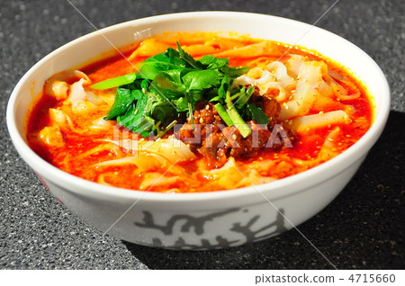 Round sword noodles 4715660