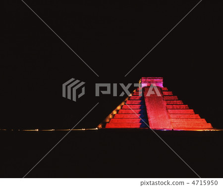 奇琴伊察遺址Kukrkan寺廟 4715950